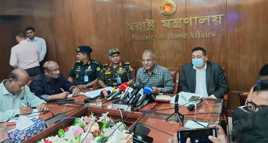 ১৩ নভেম্বর ঘিরে শক্ত অবস্থানের জন্য প্যাট্রোলিং বাড়ানো হয়েছে: স্বরাষ্ট্র উপদেষ্টা