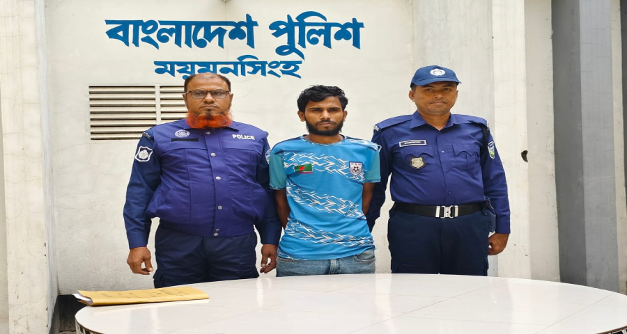 ময়মনসিংহ রেলওয়ে স্টেশনে ট্রেনে আগুন দেওয়ার ঘটনায় গ্রেপ্তার ১