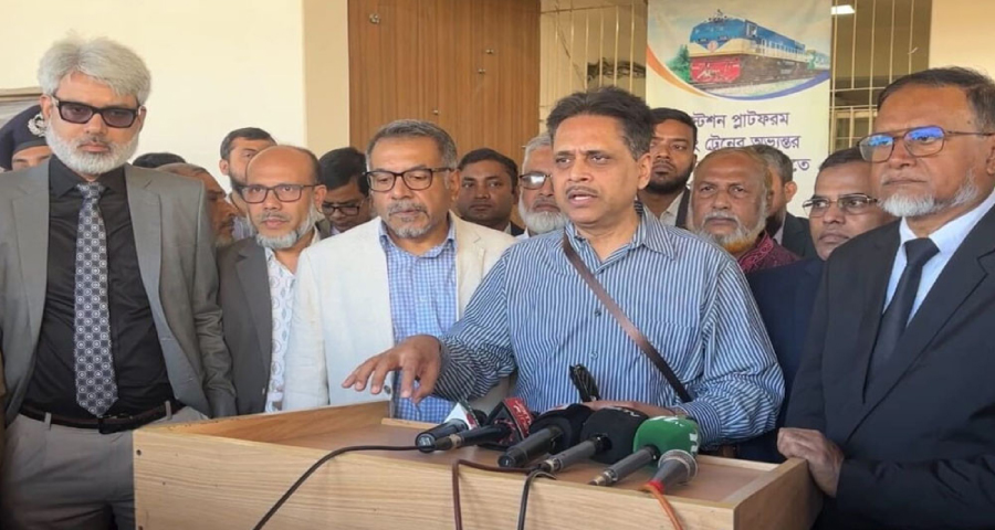 জয়দেবপুর রেলওয়ে স্টেশন পরিদর্শনে প্রধান উপদেষ্টার বিশেষ সহকারী