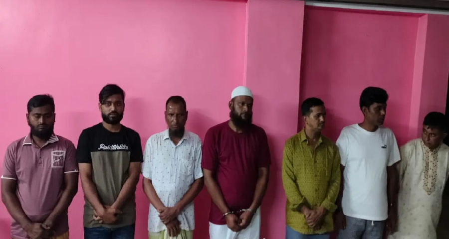 গাজীপুরের শ্রীপুরে অস্ত্র-গুলিসহ গ্রেপ্তার ৭