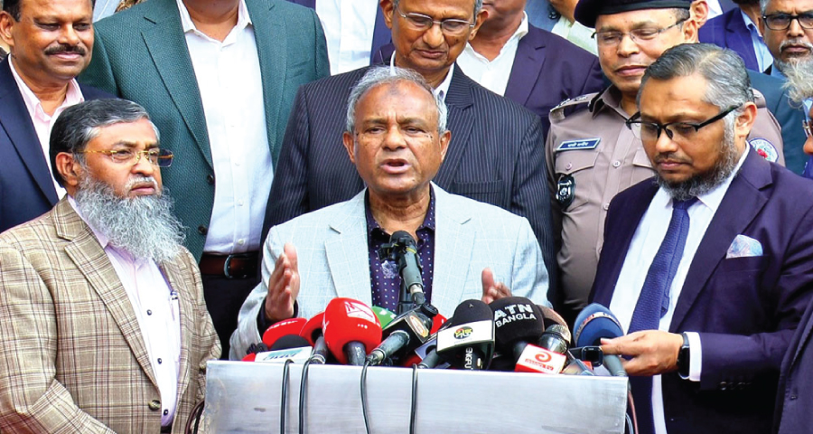 আওয়ামী সন্ত্রাসীদের দেখামাত্র গ্রেপ্তার, না হলে পুলিশের বিরুদ্ধে ব্যবস্থা : স্বরাষ্ট্র উপদেষ্টা