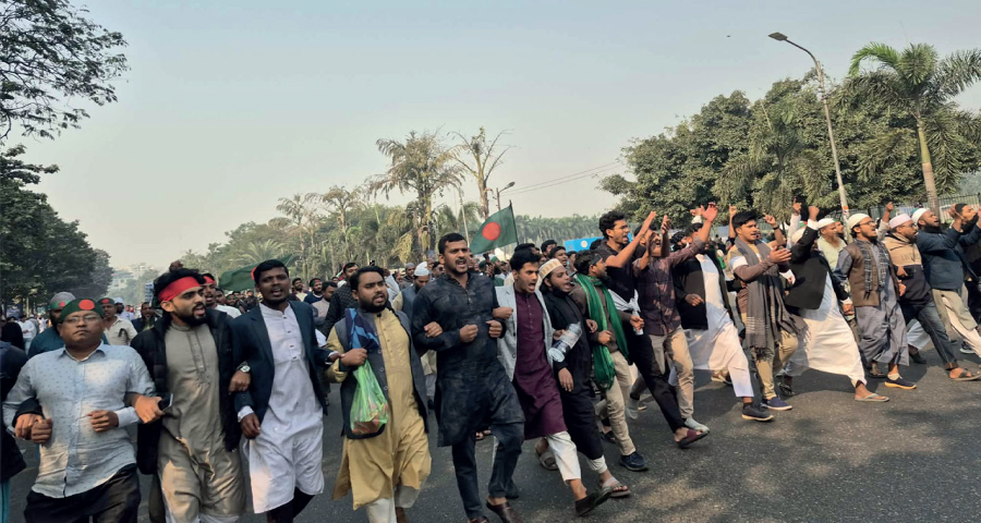 একের পর এক মিছিল মানিক মিয়া এভিনিউয়ে