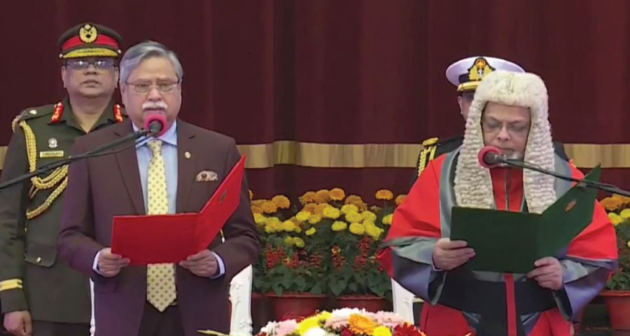 শপথ নিলেন প্রধান বিচারপতি জুবায়ের রহমান চৌধুরী