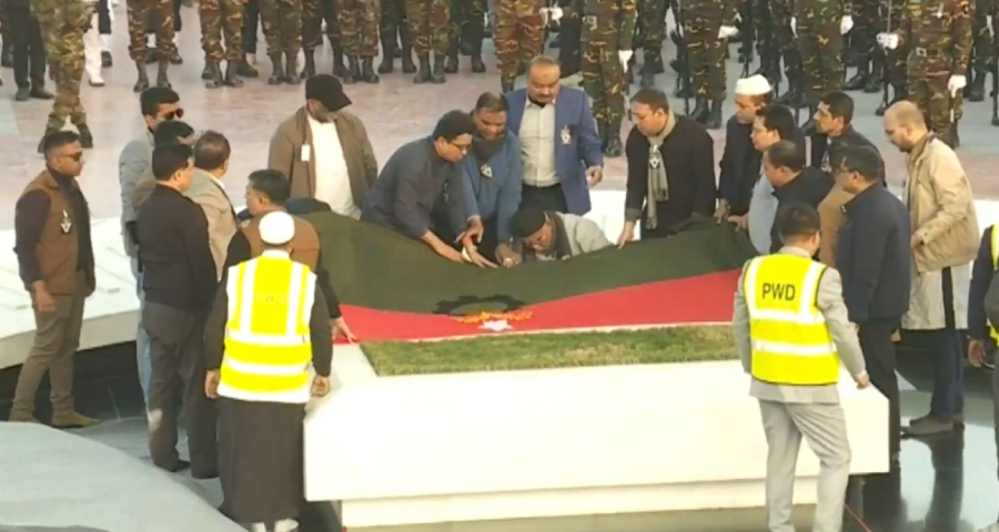 স্বামীর পাশে চিরনিদ্রায় শায়িত ‘আপসহীন নেত্রী’ খালেদা জিয়া