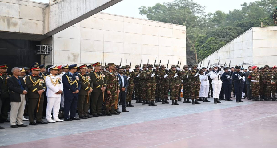 খালেদা জিয়াকে গার্ড অব অনার তিন বাহিনীর