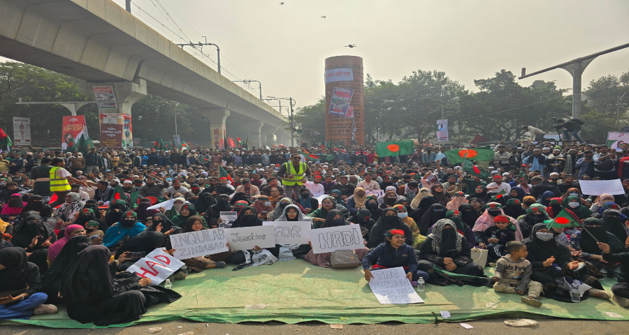 ফের শাহবাগ মোড়ে অবস্থান ইনকিলাব মঞ্চের