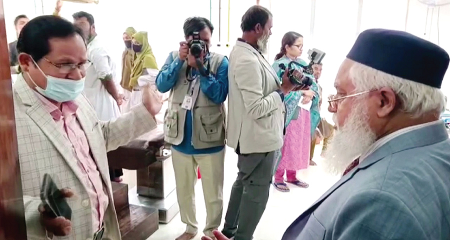 স্বাস্থ্যের ডিজির সঙ্গে তর্ক, নিঃর্শত ক্ষমা চাইলেন ময়মনসিংহের সেই চিকিৎসক