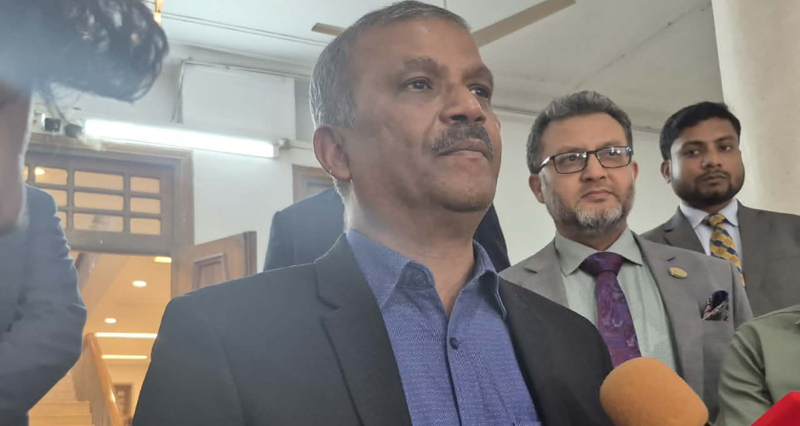 সন্ত্রাসীদের জামিনের বিষয়ে প্রধান বিচারপতির কাছে উদ্বেগ আইন উপদেষ্টার