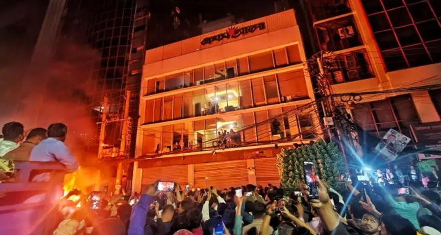 প্রথম আলো ও ডেইলি স্টারের সব কার্যক্রম বন্ধ হয়ে গেছে