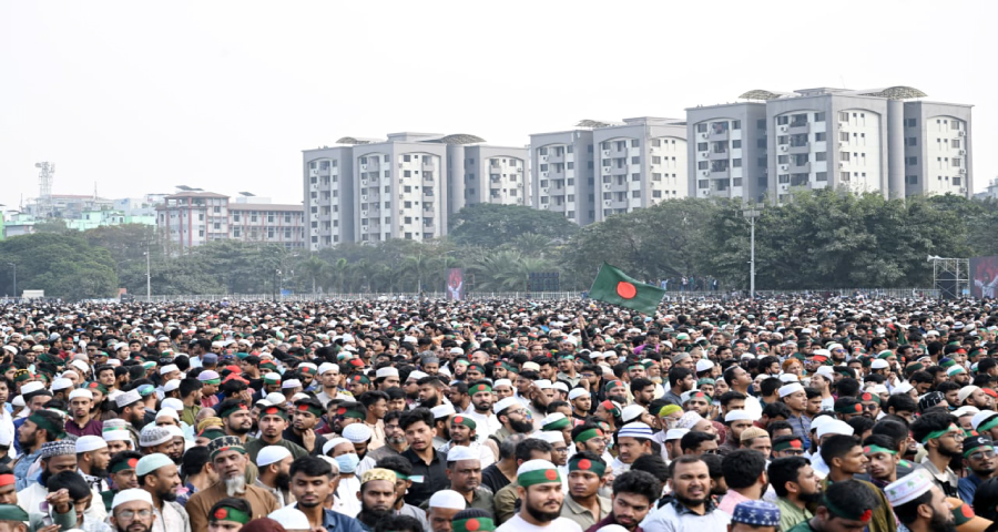 কয়েক লাখ মানুষের অংশগ্রহণে স্মরণকালের সবচেয়ে বড় জানাজা শহীদ হাদির