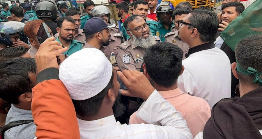 বাংলাদেশের ফুলকেও ভয় পায় ভারত : রাশেদ প্রধান