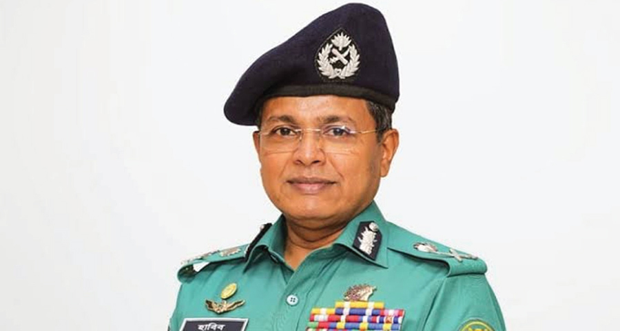 <span style='color:red;font-size:14px;'>চানখারপুলে ছয় হত্যা</span><br> ডিএমপির সাবেক কমিশনার হাবিবুর রহমানের মৃত্যুদণ্ড