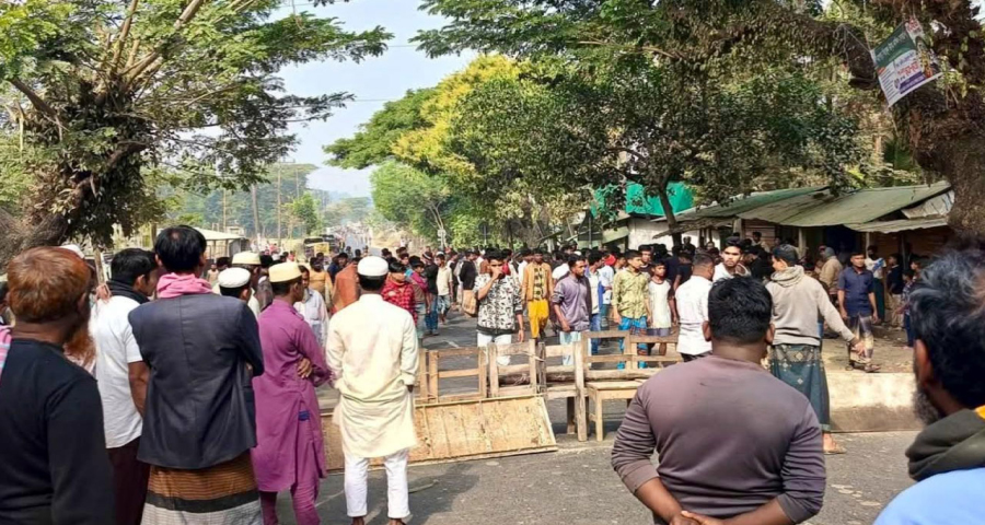 মিয়ানমার থেকে ছোড়া গুলিতে টেকনাফে শিশু নিহত