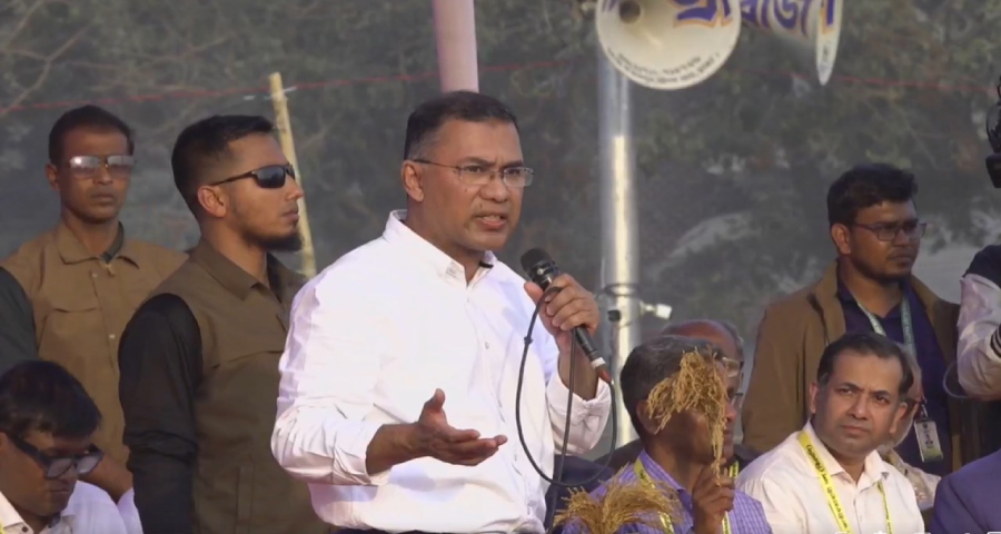 সমাবেশ মঞ্চে তারেক রহমান, দ্বিধা-দ্বন্দ্ব ভুলে কাজ করার আহ্বান