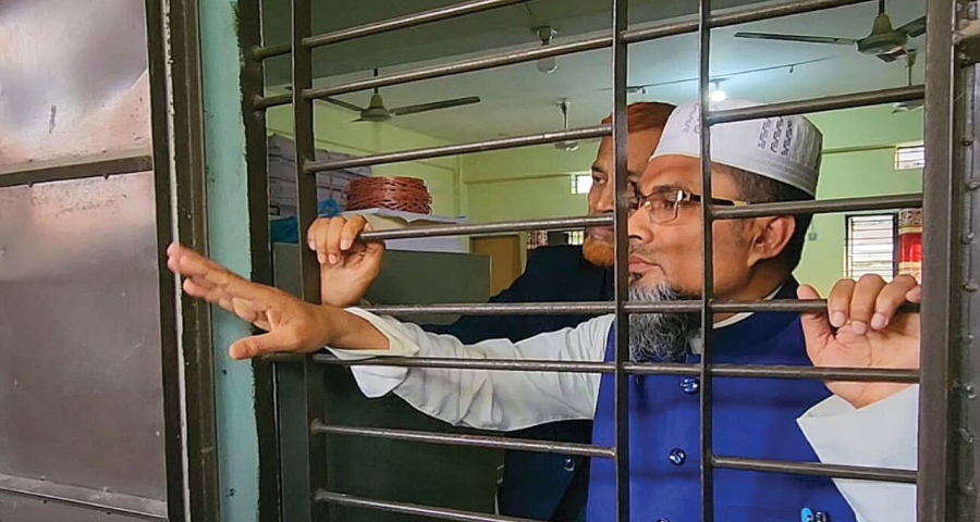 কর্মীদের বাধায় প্রার্থিতা প্রত্যাহার করতে পারেননি জামায়াতের প্রার্থী