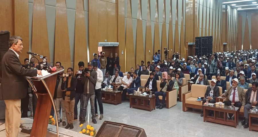 গণভোটে ‘হ্যাঁ’ দিলে নতুন বাংলাদেশ গড়ার দরজা খুলবে : আলী রীয়াজ