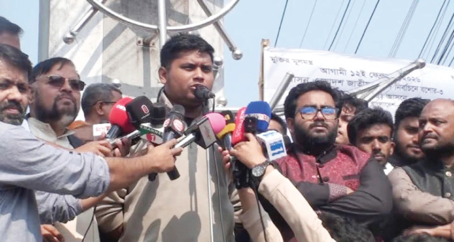 <span style='color:red;font-size:14px;'>হাসনাত আবদুল্লাহ</span><br> ‘ধানের শীষের মিছিল নিয়ে কেন্দ্রে যাবেন, ভোট দেবেন ১১ দলীয় ঐক্যজোটে’