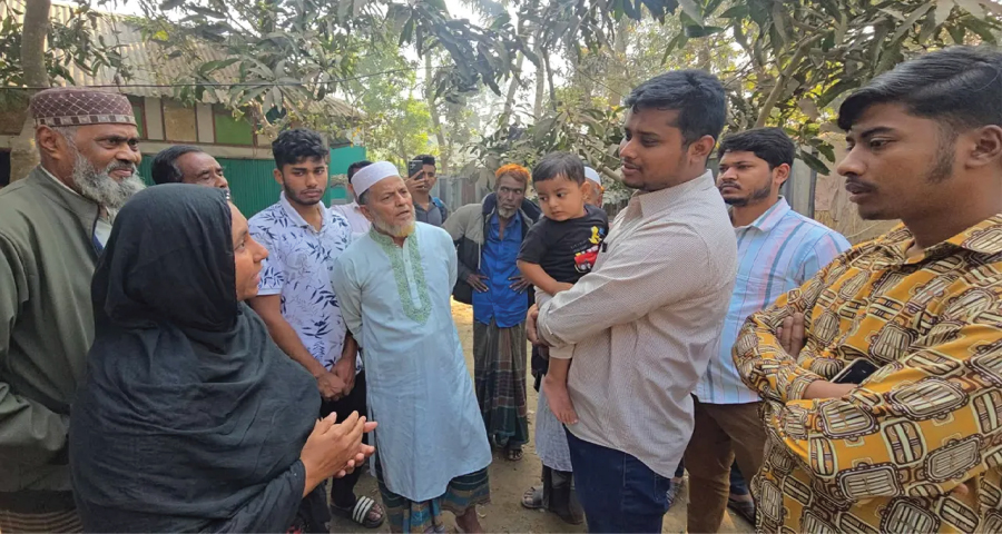 শপথ নিয়েই দেবিদ্বারে শহীদ ও আহতদের পাশে এমপি হাসনাত