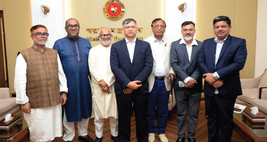 দায়িত্ব নিয়েই স্বরাষ্ট্রমন্ত্রীর সঙ্গে দেখা করলেন ৬ সিটির প্রশাসক