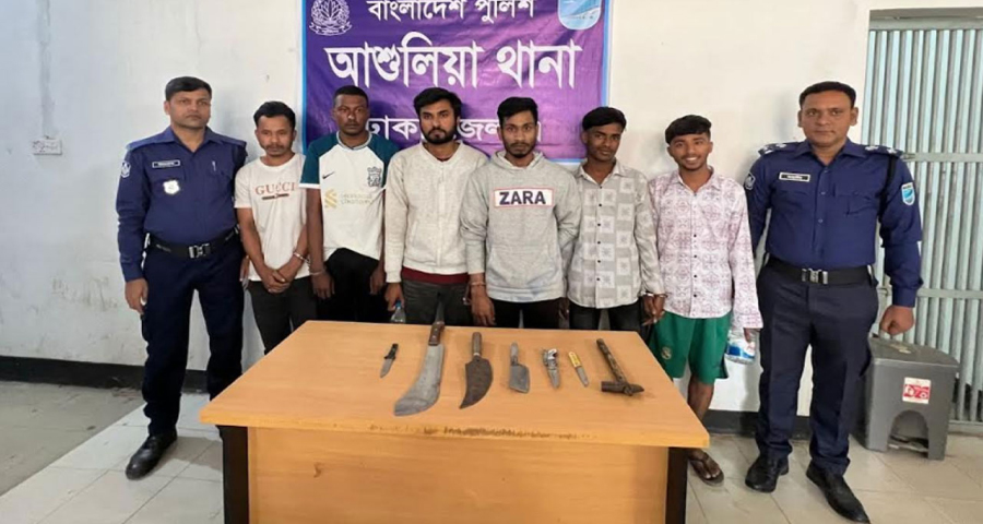 আশুলিয়ায় ডাকাতির প্রস্তুতিকালে গ্রেপ্তার ৬