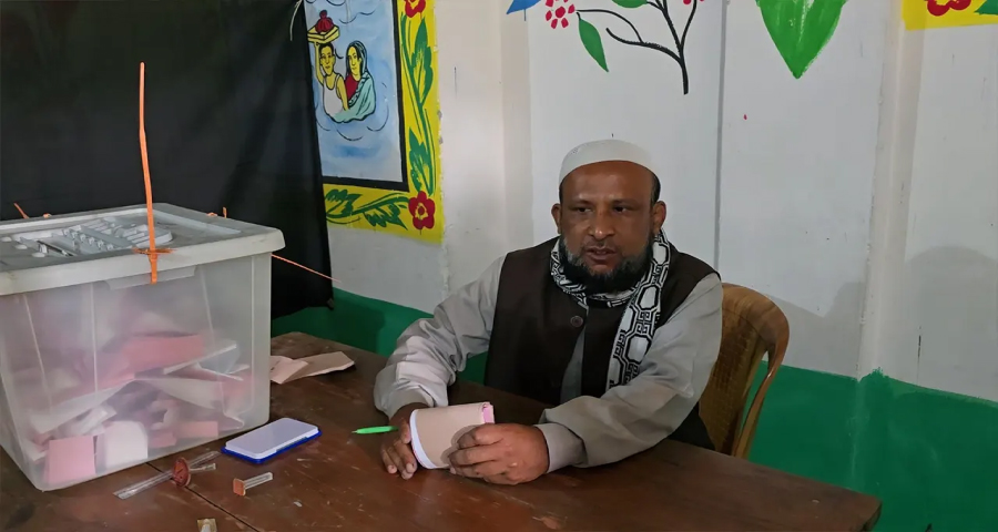 ঝিনাইদহে এক ব্যক্তির একাধিক টিপ সই, ভোট বন্ধ ২০ মিনিট