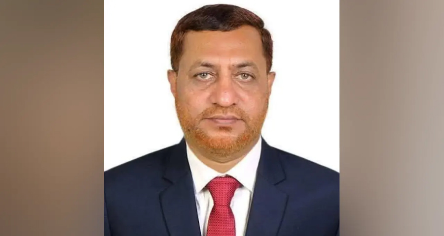 মহাসড়কে দুমড়েমুচড়ে গেল সংসদ সদস্যের গাড়ি