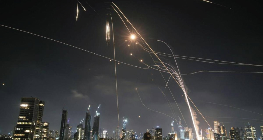 <span style='color:red;font-size:14px;'>প্রতারণার অভিনব কৌশল</span><br> দোকান-রেস্তোরাঁর বিল না দিতে ইরানি হামলার অপেক্ষায় থাকেন ইসরায়েলিরা!