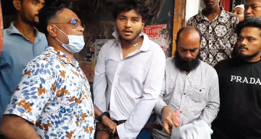 প্রেমিকার চশমার লেন্স পাল্টে না দেওয়ায় প্রেমিকের কাণ্ড