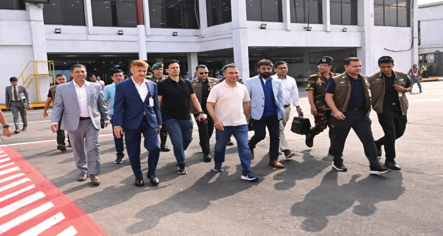 দিনাজপুরের পথে প্রধানমন্ত্রী