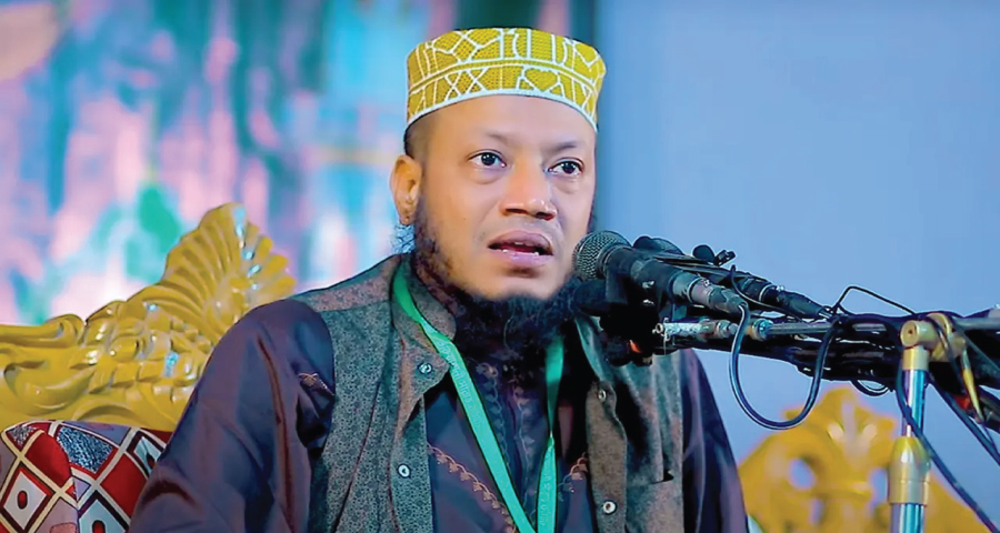 মুফতি আমির হামজার বিরুদ্ধে গ্রেপ্তারি পরোয়ানা