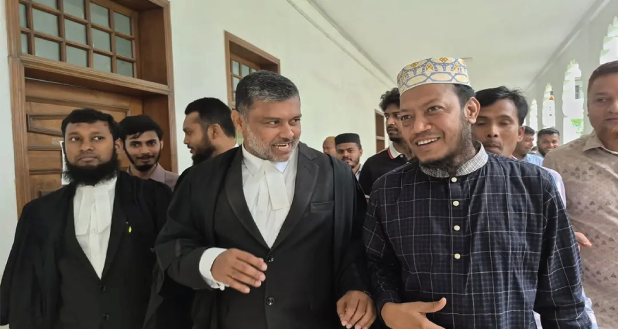 মানহানির মামলায় এমপি মুফতি আমির হামজার আগাম জামিন