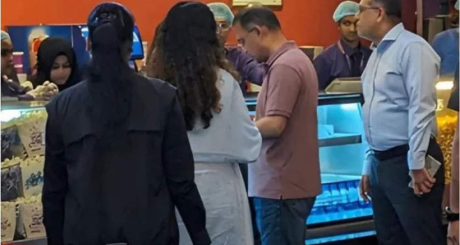 ‘প্রোজেক্ট হেল মেরি’ দেখতে সিনেমা হলে গেলেন প্রধানমন্ত্রী