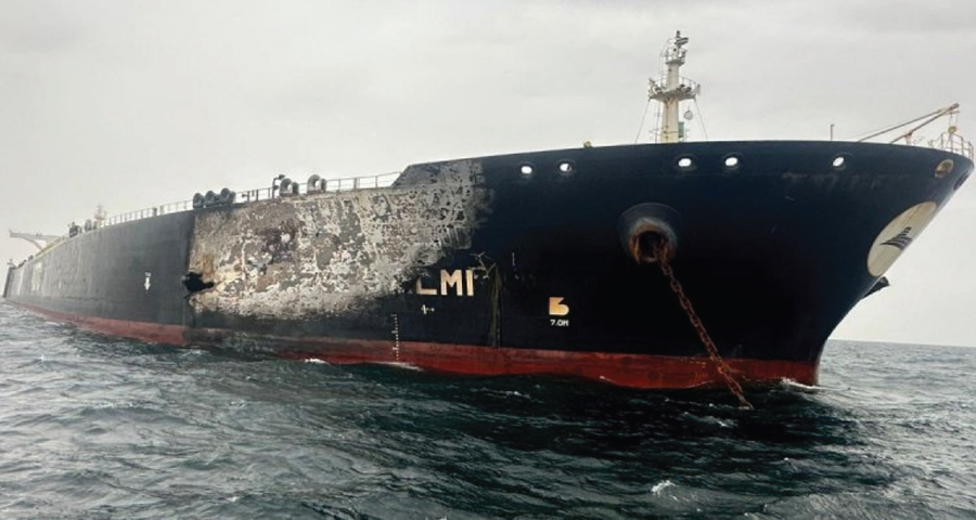 কাতারের তেল ট্যাংকারে ইরানের ক্ষেপণাস্ত্র হামলা