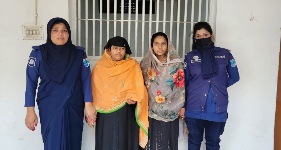 কোরআন অবমাননার অভিযোগে মা-মেয়ে গ্রেপ্তার