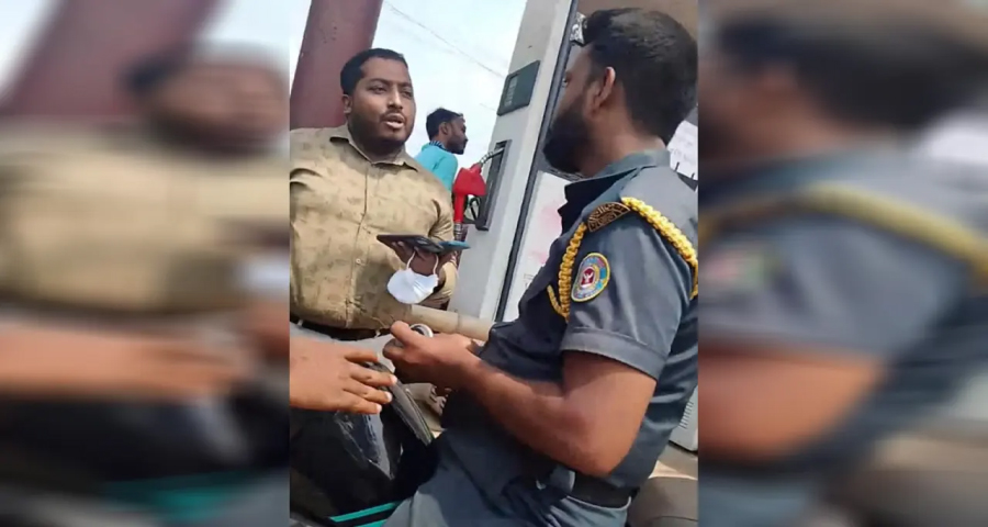 লাইন ভেঙে তেল নিতে গিয়ে ইউএনওর হাতে আটক কারারক্ষী