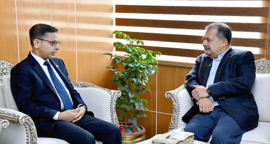 <span style='color:red;font-size:14px;'>তথ্যমন্ত্রীর সঙ্গে ভারতীয় হাইকমিশনারের সাক্ষাৎ</span><br> ভারত-বাংলাদেশ সম্পর্ক উন্নয়নে যোগাযোগ বাড়ানোর ওপর গুরুত্বারোপ