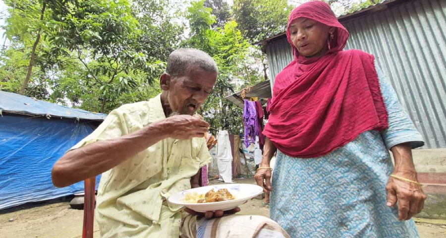 প্রতিজ্ঞা ভেঙে ১৭ বছর পর ভাত খেলেন বিএনপিভক্ত ইনু মিয়া