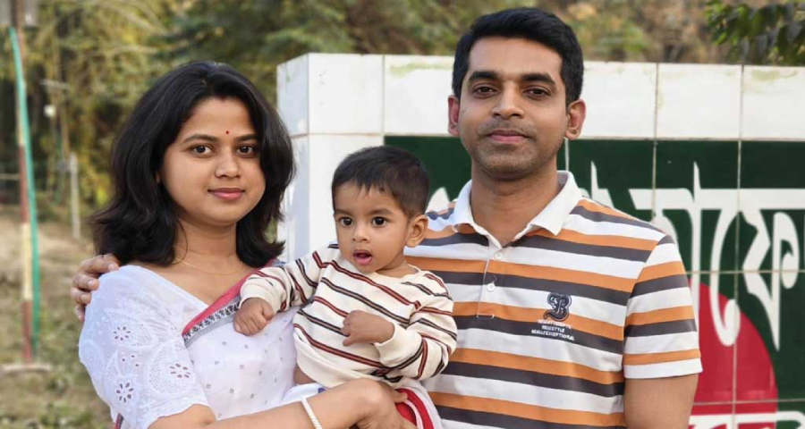 কাস্টমস কর্মকর্তা হত্যা: ছেলের প্রথম জন্মদিনেই বাবা সমাহিত