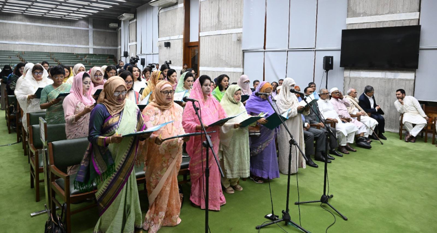 সংরক্ষিত নারী আসনের ৪৯ এমপির শপথ