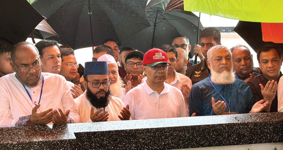 সিলেট সফরে শাহজালালের মাজার জিয়ারত করলেন প্রধানমন্ত্রী