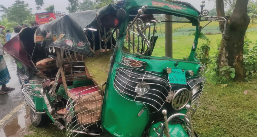 নেত্রকোনায় বাস–সিএনজি সংঘর্ষে ২ জন নিহত, আহত ৩