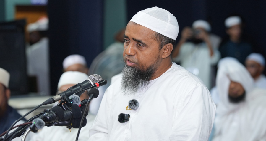 বিশ্বব্যাপী একই দিনে ঈদ পালনের ধারণা শরিয়তসম্মত নয়: মুফতি আবদুল মালেক