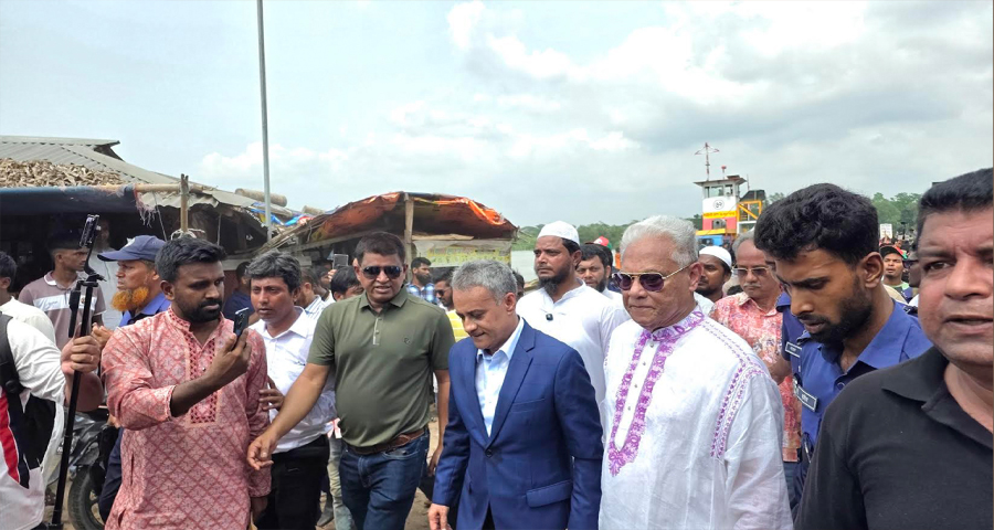 ‘স্বপ্নের সেতু’ ঘিরে উত্তেজনা, বাউফলে অবরুদ্ধ সেতুমন্ত্রী