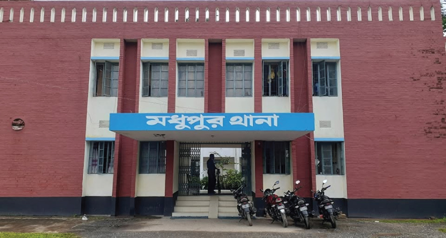 পরিত্যক্ত গর্তে পড়া ছাগল উদ্ধারে গিয়ে একই পরিবারের ৪ জন নিহত