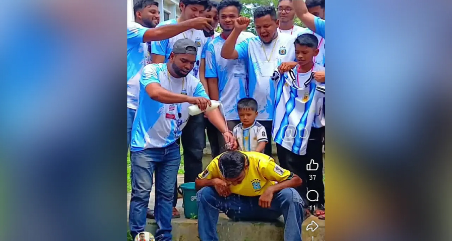 দুধ দিয়ে গোসল করে আর্জেন্টিনায় যোগ দিলেন ব্রাজিল সমর্থক