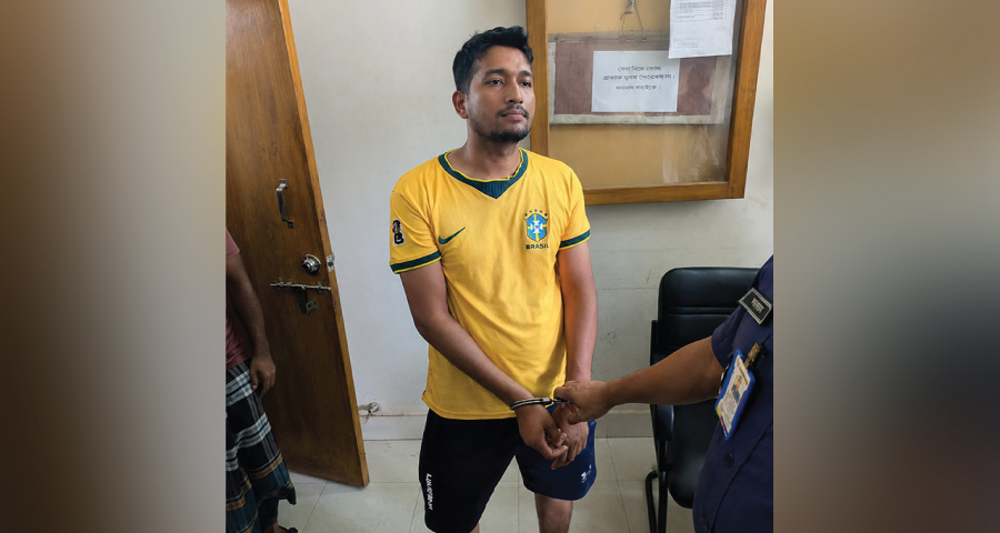 স্টেশন মাস্টারের ওপর হামলা, ব্রাজিল সমর্থক আটক