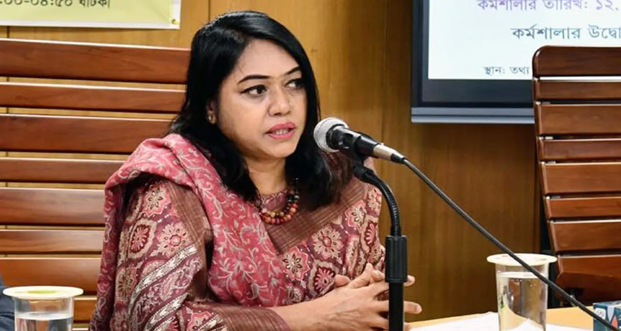 অপতথ্যের ভিড়ে খবরের ভেতরের খবর বের করুন, সাংবাদিকদের তথ্য সচিব facebook sharing button