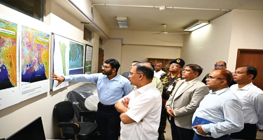 হঠাৎ মহাকাশ গবেষণা প্রতিষ্ঠান স্পারসো পরিদর্শনে প্রধানমন্ত্রী