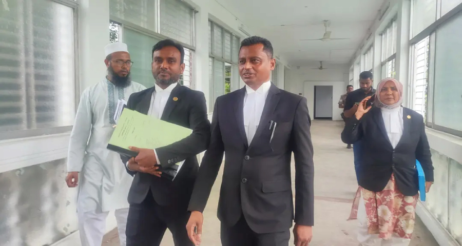 শেখ হাসিনাসহ ৪১ জনের বিরুদ্ধে আনুষ্ঠানিক অভিযোগ জমা