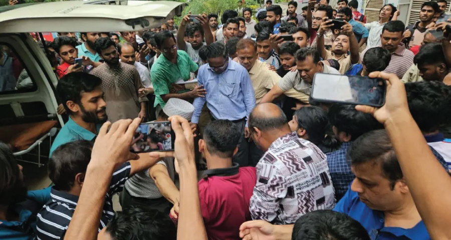 রাকসু ভবনে হামলার জেরে রাবিতে উত্তেজনা, জিএসসহ আহত ২